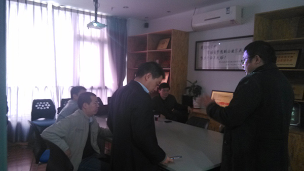 目標到我司聽取調(diào)研匯報 參觀本邦照明學習管理經(jīng)驗