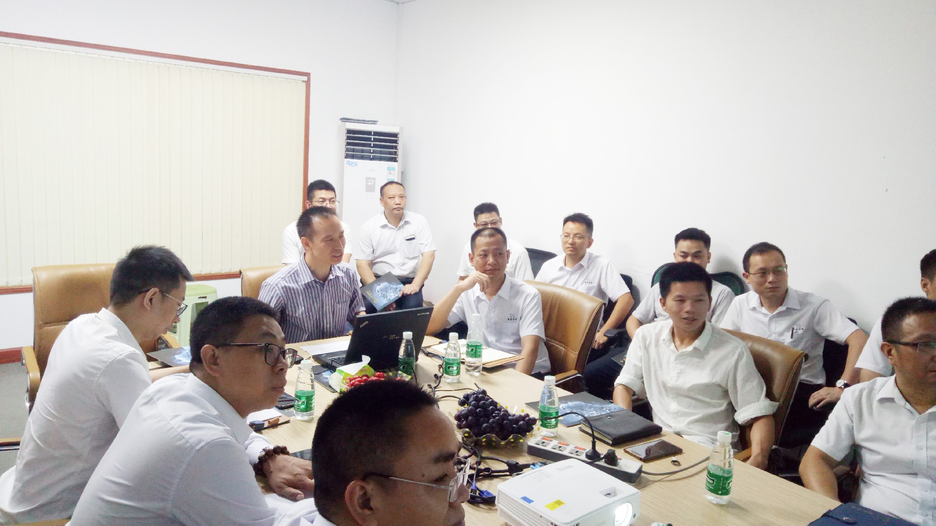 走進(jìn)嘉騰機(jī)器人，感受智能制造之美！