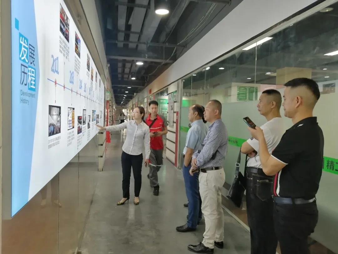 振興鶴山經(jīng)濟(jì) 探討行業(yè)未來(lái) || 江門市鶴山工商聯(lián)領(lǐng)導(dǎo)一行蒞臨高勝參觀交流