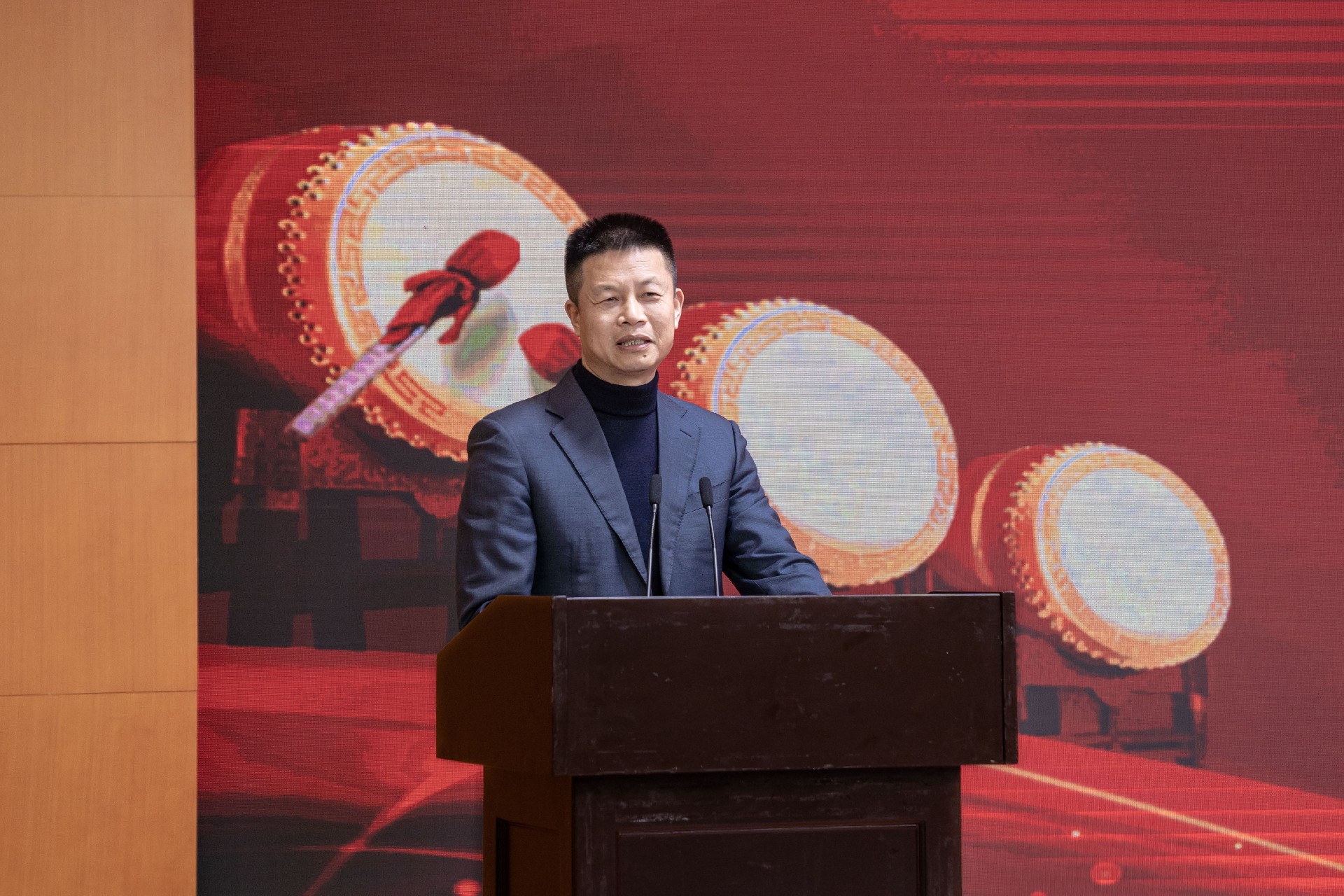 1683612398179657.jpg 日出東方集團董事長.jpg