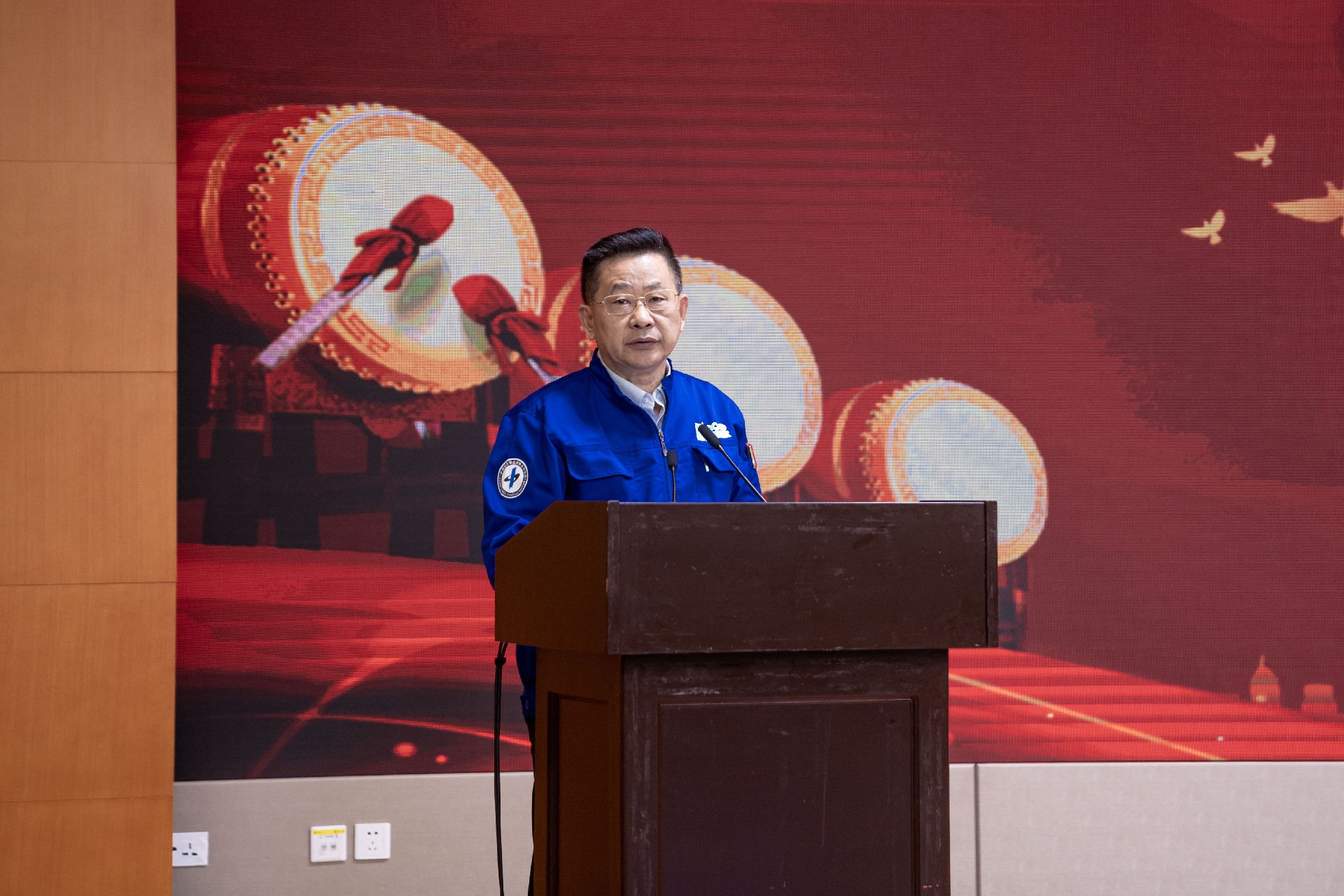 1683612495112028.jpg 日出東方集團萬旭昶總裁.jpg