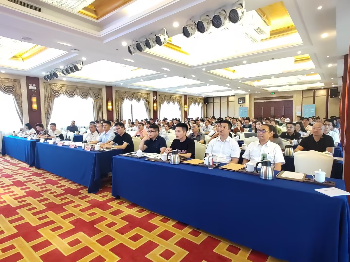 1696587338126658.jpg 94f53e662ddffd95abf0ef12a864a131.jpg